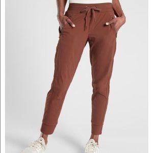 Athleta Trekkie North Jogger Cognac Brown *rare